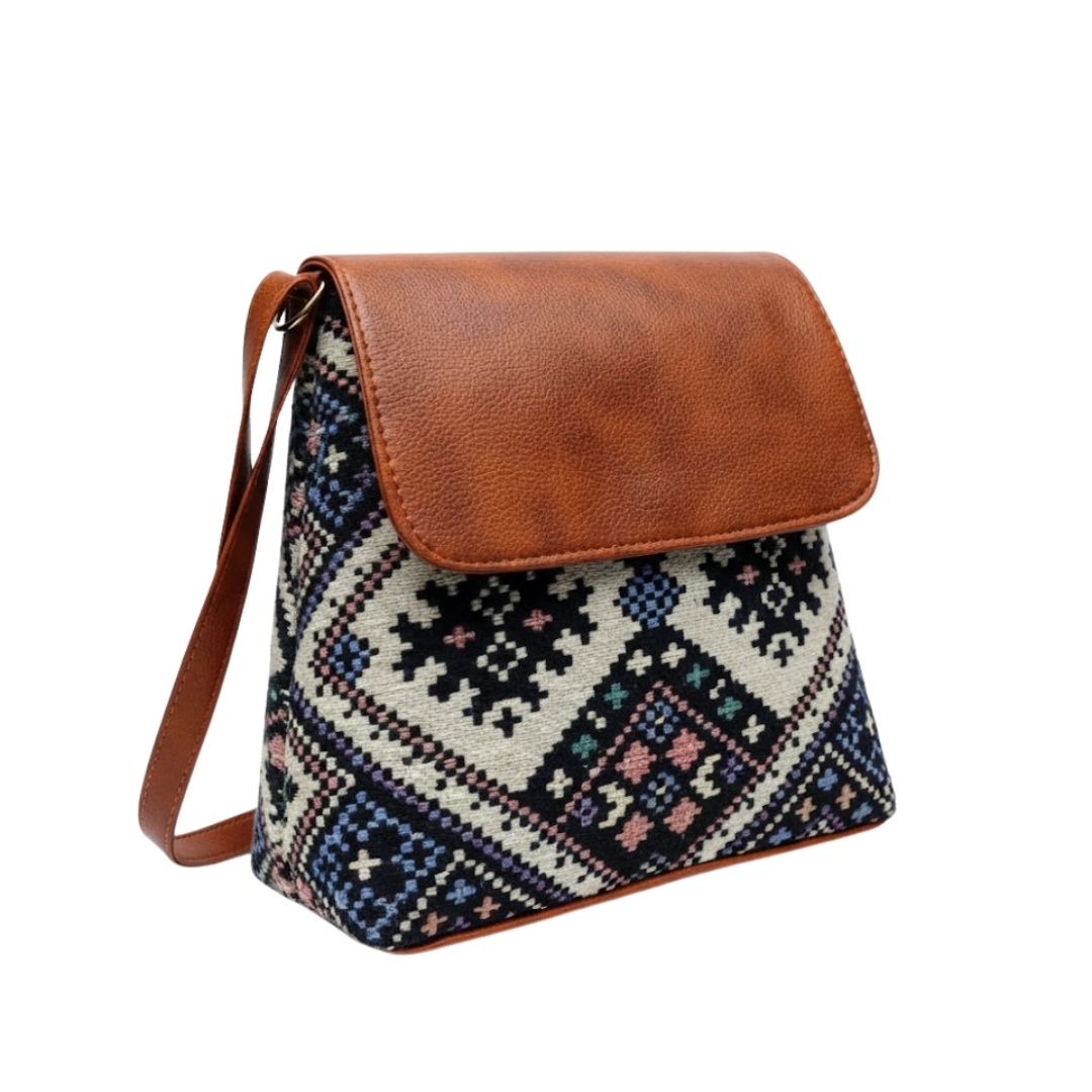 Stylish Leather Flap Sling Bag for Everyday Use 152